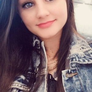 Meet your Posher, Daniela